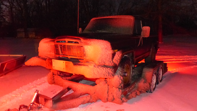 Illustration for article titled Towing An Old Jeep Through An Ice Storm With A 707 HP Jeep Grand Cherokee Trackhawk Was Truly Terrifying